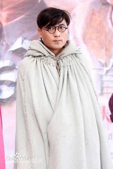 断翅的蝴蝶黎明