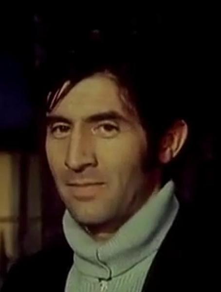 瓦尔特保卫萨拉热窝吉斯的扮演者是留比沙·萨马季奇