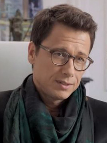 不惜一切回巴黎尼古拉斯