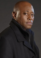 生死狙击第一季Isaac Johnson的扮演者是欧玛·艾普斯