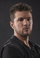 生死狙击第一季鲍勃.李(Bob Lee Swagger)的扮演者是瑞恩·菲利普