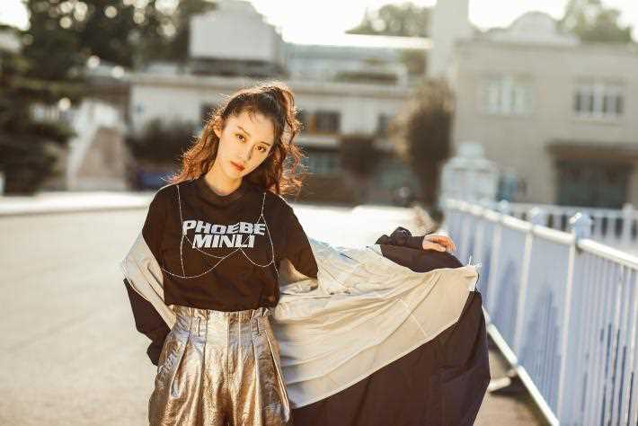 摸金祖师叶寻的扮演者是张冬