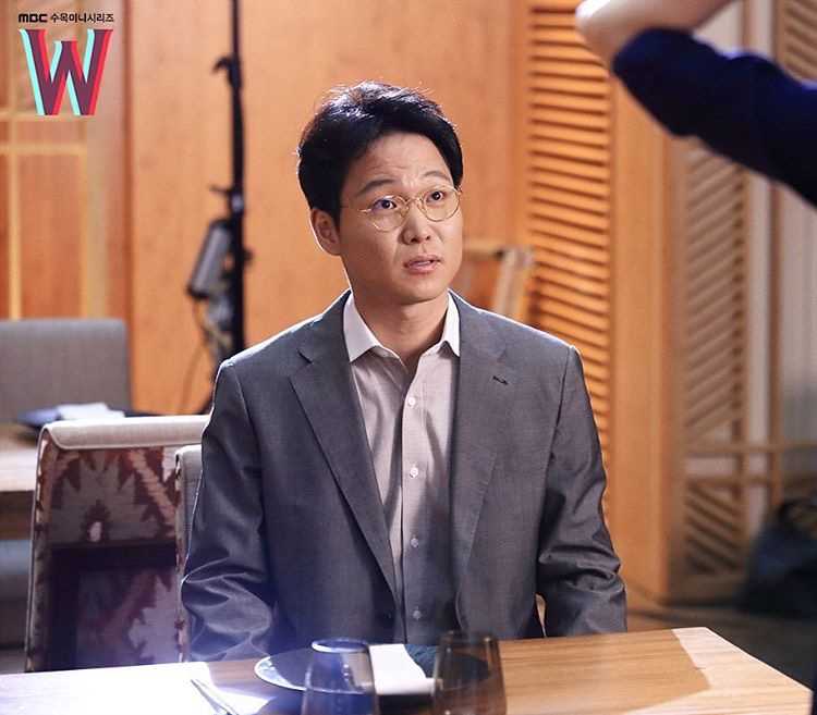 W-两个世界朴民秀