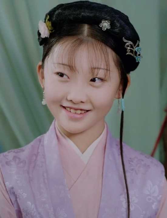 天真派：红楼梦之桃花诗社坠儿的扮演者是金陈沂久