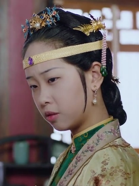 天真派：红楼梦之桃花诗社王夫人的扮演者是黄欣然