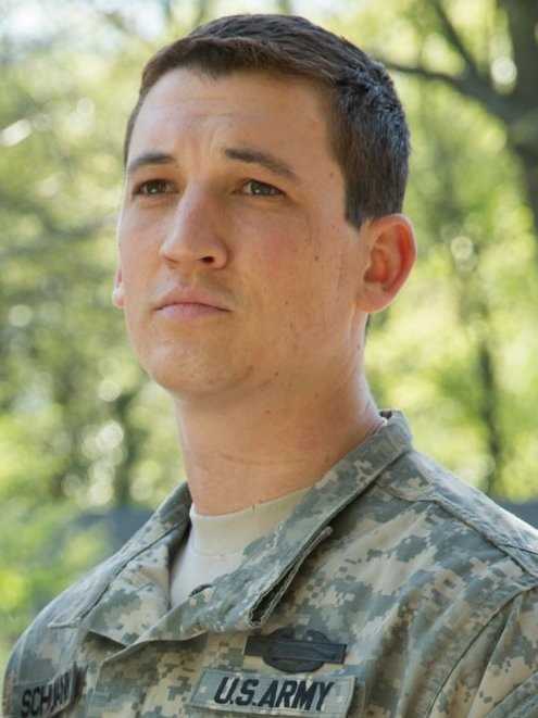 感谢您的服役亚当·舒曼的扮演者是迈尔斯·特勒