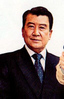 愚人节樱小路佑麻吕的扮演者是里见浩太朗