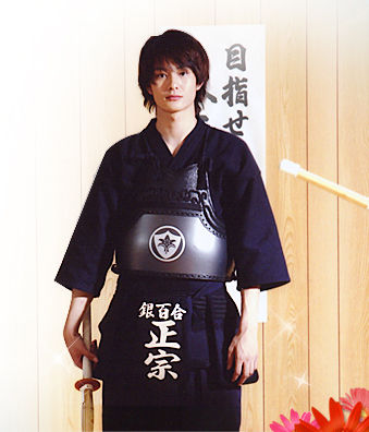 粉红系男孩正宗飞鸟的扮演者是冈田将生