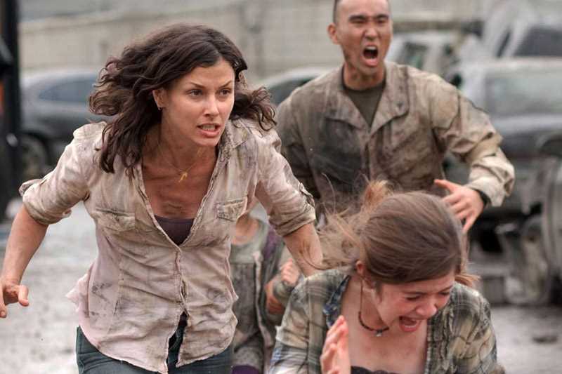 洛杉矶之战米歇尔的扮演者是布丽姬·穆娜