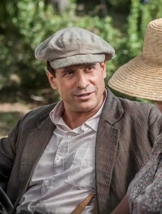 德雷尔一家第一季斯皮罗斯·哈卡奥普洛斯（Spiros Hakaiopulos）