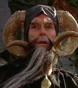 蒙迪佩登与圣杯精明的后卫