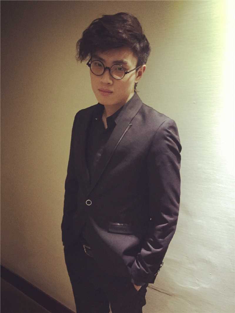 美女总裁的贴身高手王肖羽