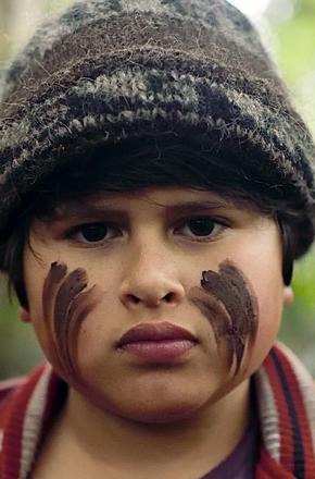 追捕野蛮人瑞奇·贝克的扮演者是朱利安·迪尼森