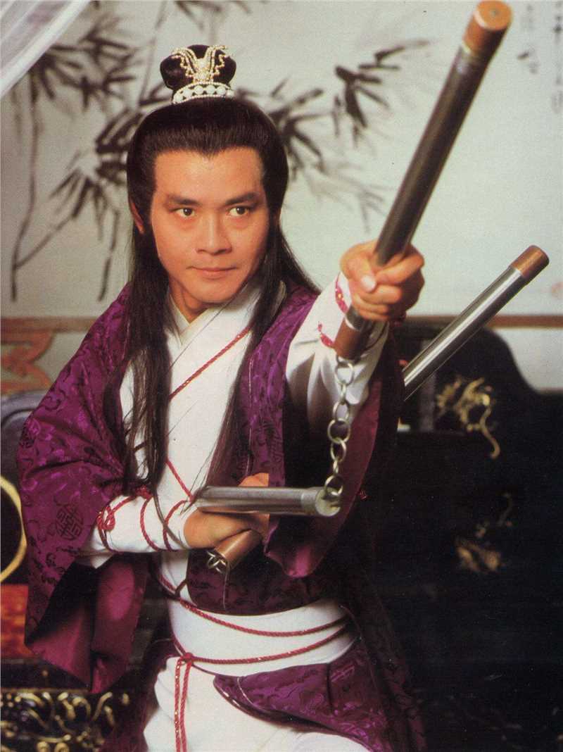 飞鹰丁岚的扮演者是郑少秋