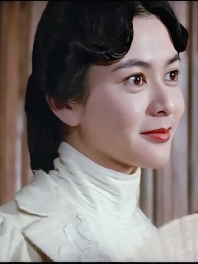 黄飞鸿之一壮志凌云十三姨的扮演者是关之琳