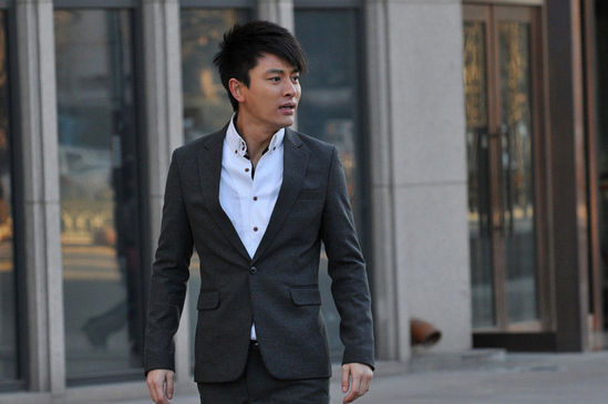 家产霍耀庭的扮演者是贾乃亮