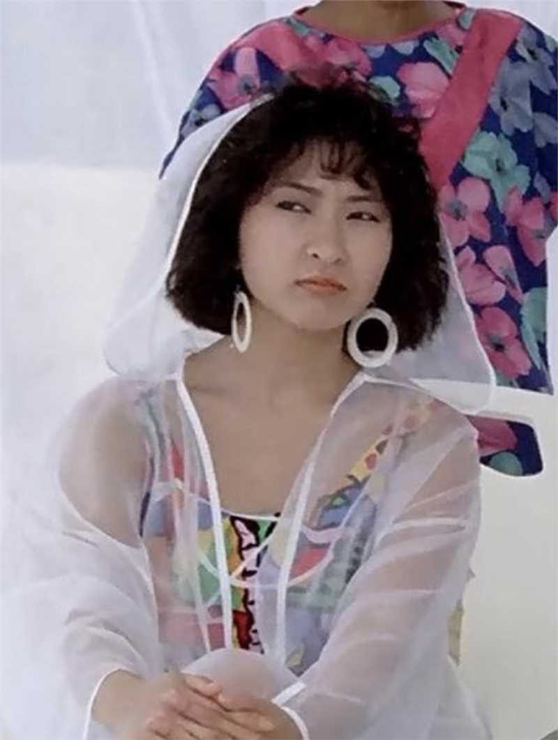 精装追女仔利文芝