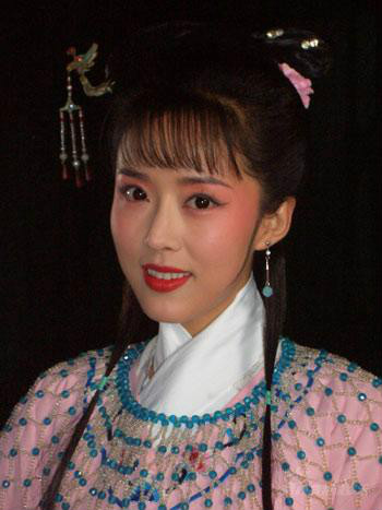 女子戏班高小菊的扮演者是颜丹晨