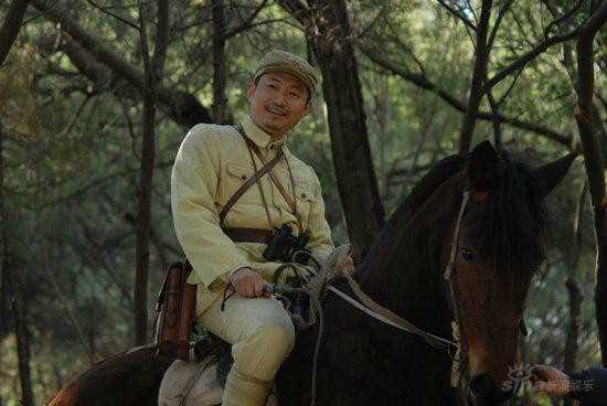 金凤花开高秉中