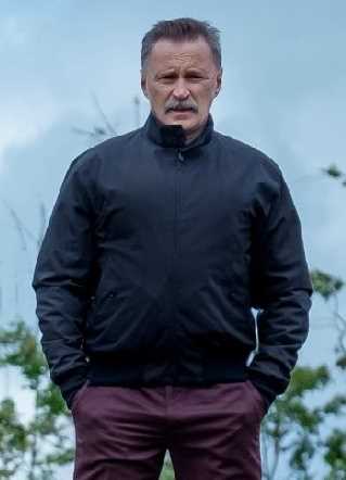 猜火车2卑比的扮演者是罗伯特·卡莱尔