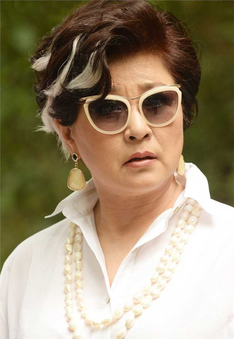 三个女人一个“因”方华绮思