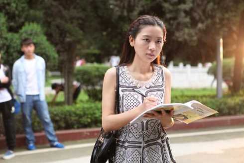 爱你的人叶沐芸的扮演者是柯伊玟