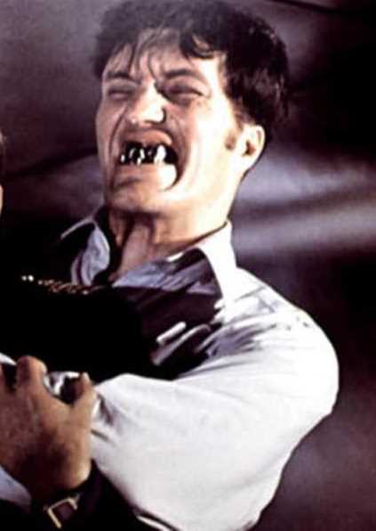 007之海底城大钢牙