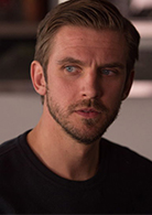 克罗索巨兽Tim的扮演者是丹·史蒂文斯