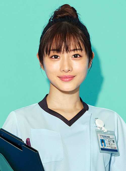 默默奉献的灰姑娘药师葵绿的扮演者是石原里美