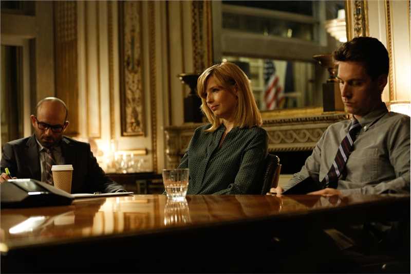 巴黎危机卡伦·达茜蕾的扮演者是凯利·蕾莉