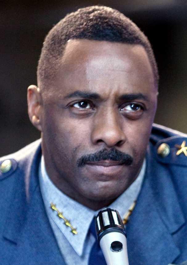 环太平洋Stacker Pentecost的扮演者是伊德瑞斯·艾尔巴