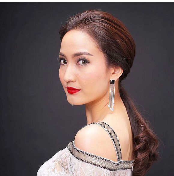 炽爱游戏Muaenchanok(Nok)的扮演者是娜塔玻·提米露克