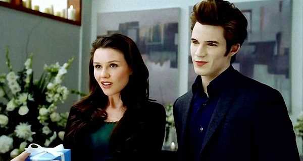 暮色大电影爱德华的扮演者是马特·兰特尔