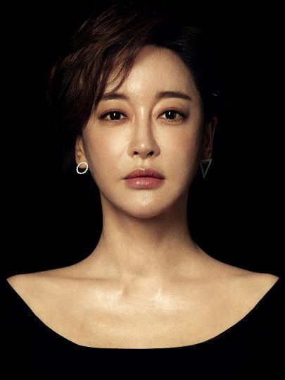 优雅的朋友们姜庆子的扮演者是金惠恩