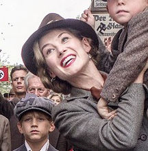 刺杀盖世太保丽娜的扮演者是裴淳华