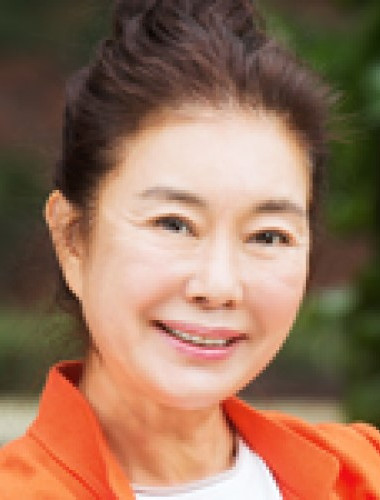 多样的儿媳罗明子