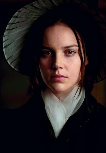 明亮的星芬妮·勃劳恩