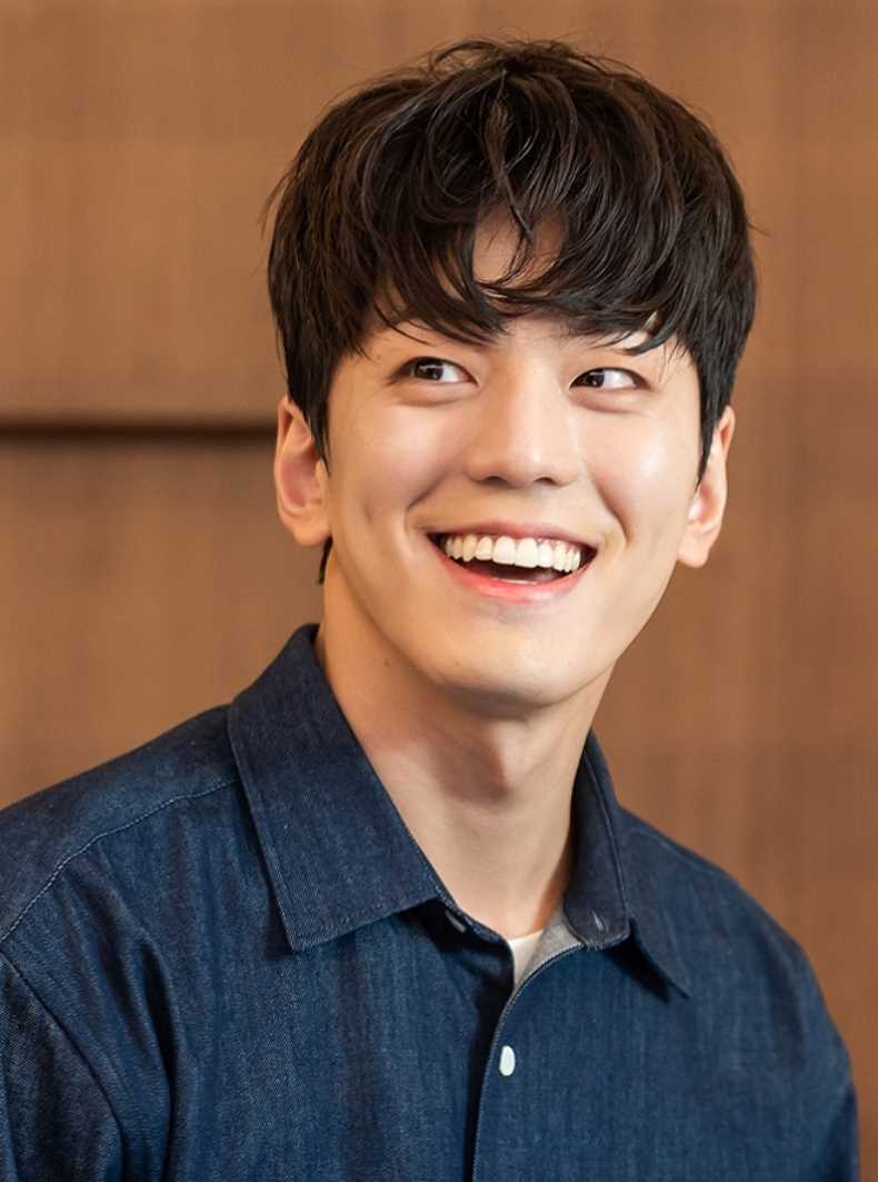 便利店新星姜志旭