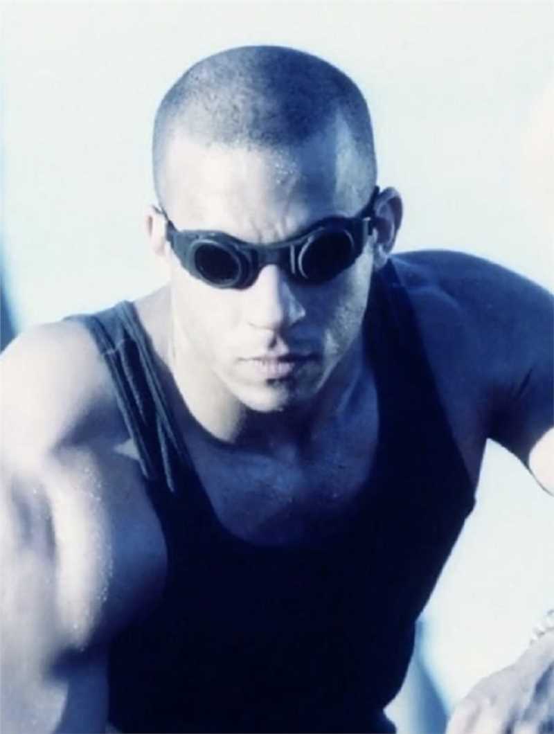 星际传奇查·雷迪克