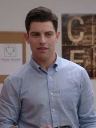 你好，我叫多蕾丝约翰