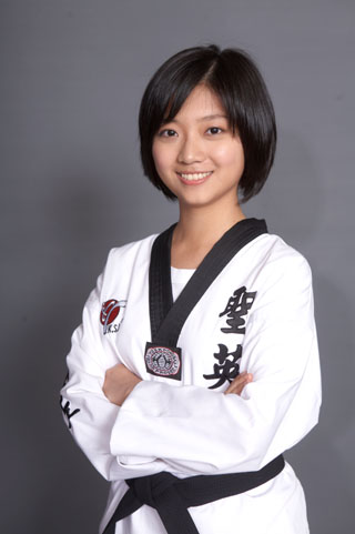 热血青春娜米（本名：李米儿）的扮演者是傅小芸