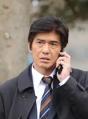 昭和64年：前篇三上义信的扮演者是佐藤浩市