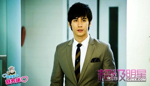 我家有个赵大咪高伦硕的扮演者是张伦硕