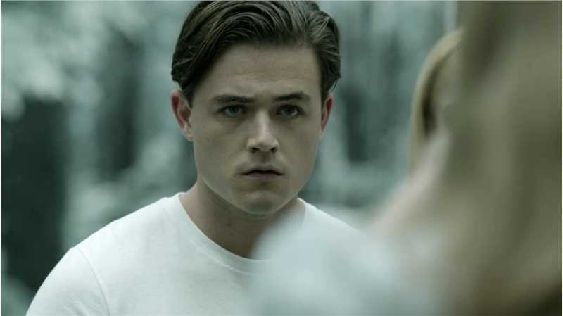 迷雾杰伊 Jay Heisel的扮演者是卢克·科斯格罗夫