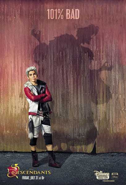 后裔卡洛斯的扮演者是Cameron Boyce