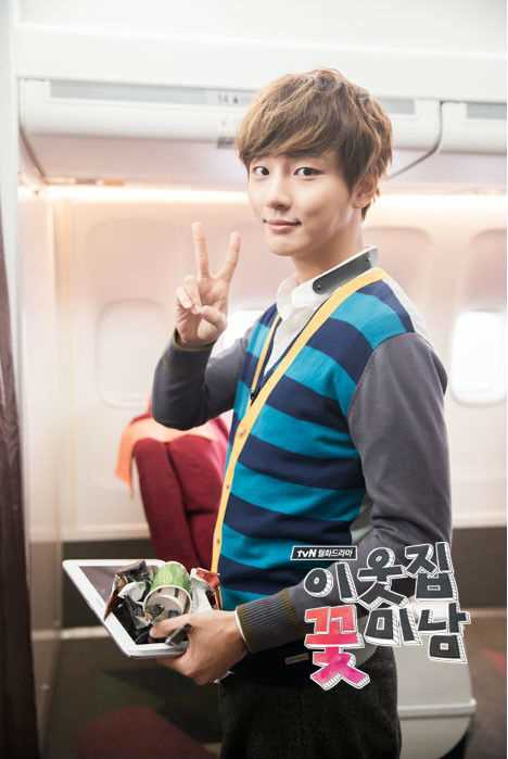 邻家花美男安立奎金