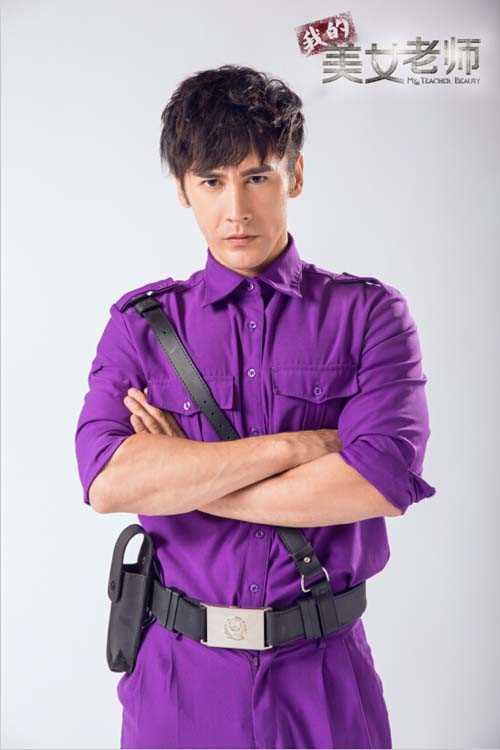 我的美女老师秦朝的扮演者是张伦硕