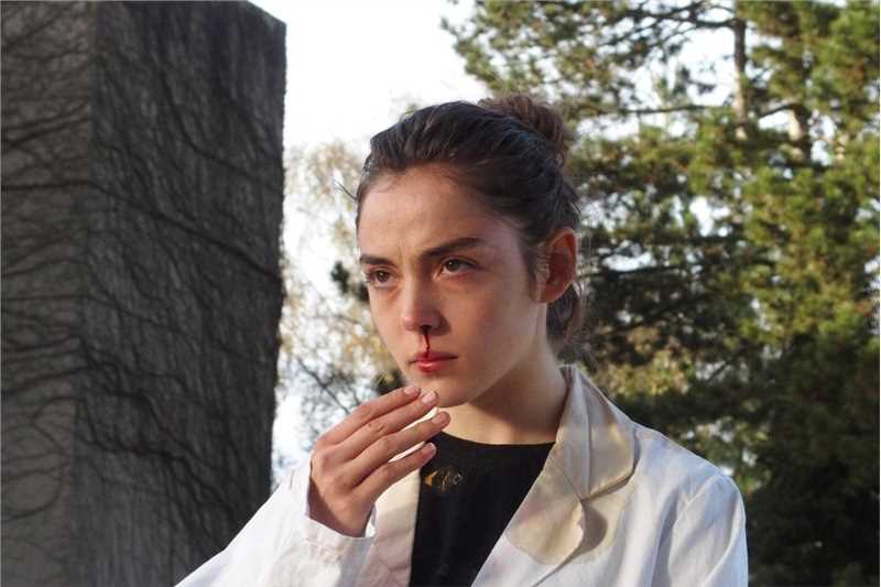 生吃贾斯汀·尤斯蒂娜