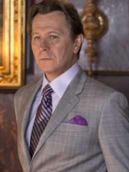 偏执尼古拉斯·怀亚特的扮演者是加里·奥德曼