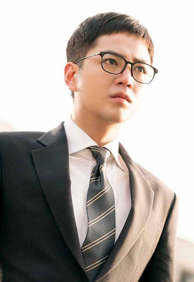 Switch-改变世界谢道灿/白遵守的扮演者是张根硕